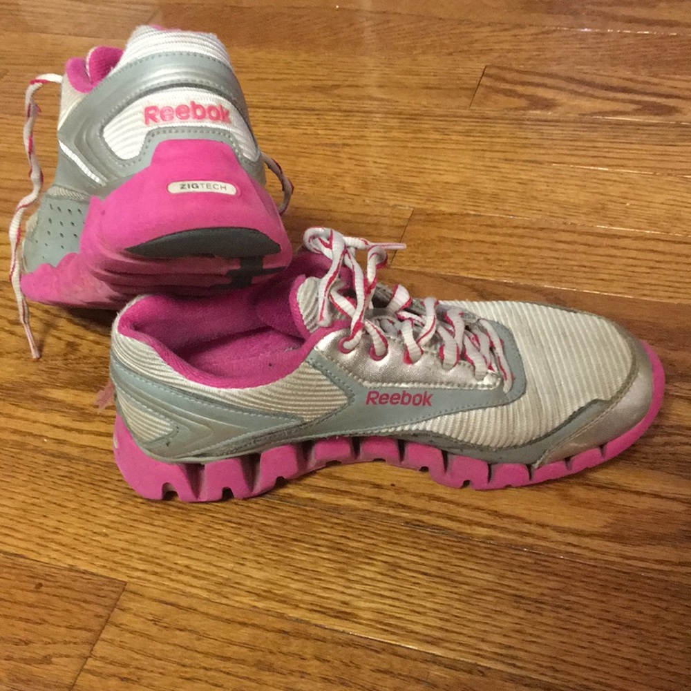 Reebok zig-tech pink and gray tennis shoes size 4